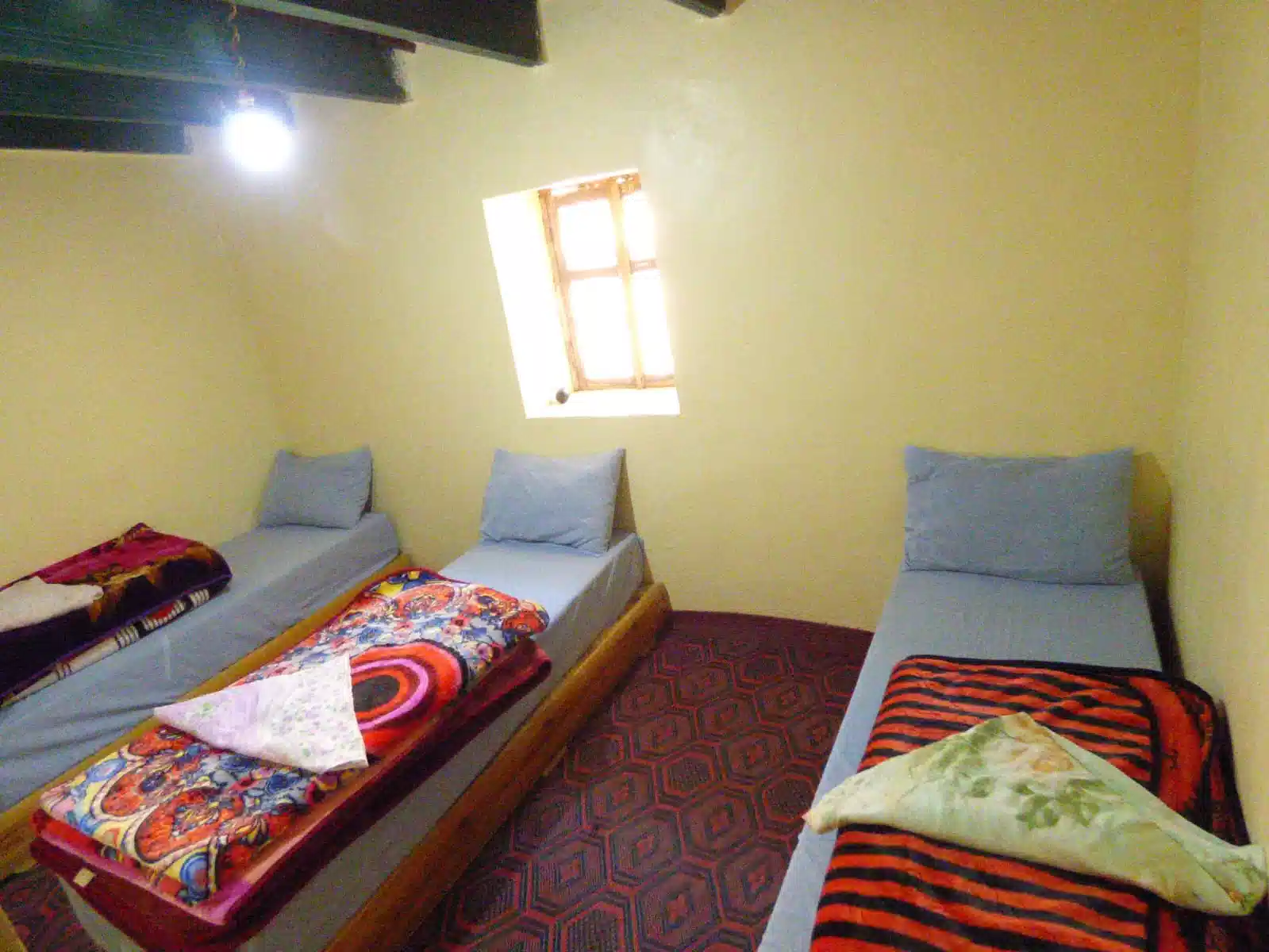 taghia Single Room