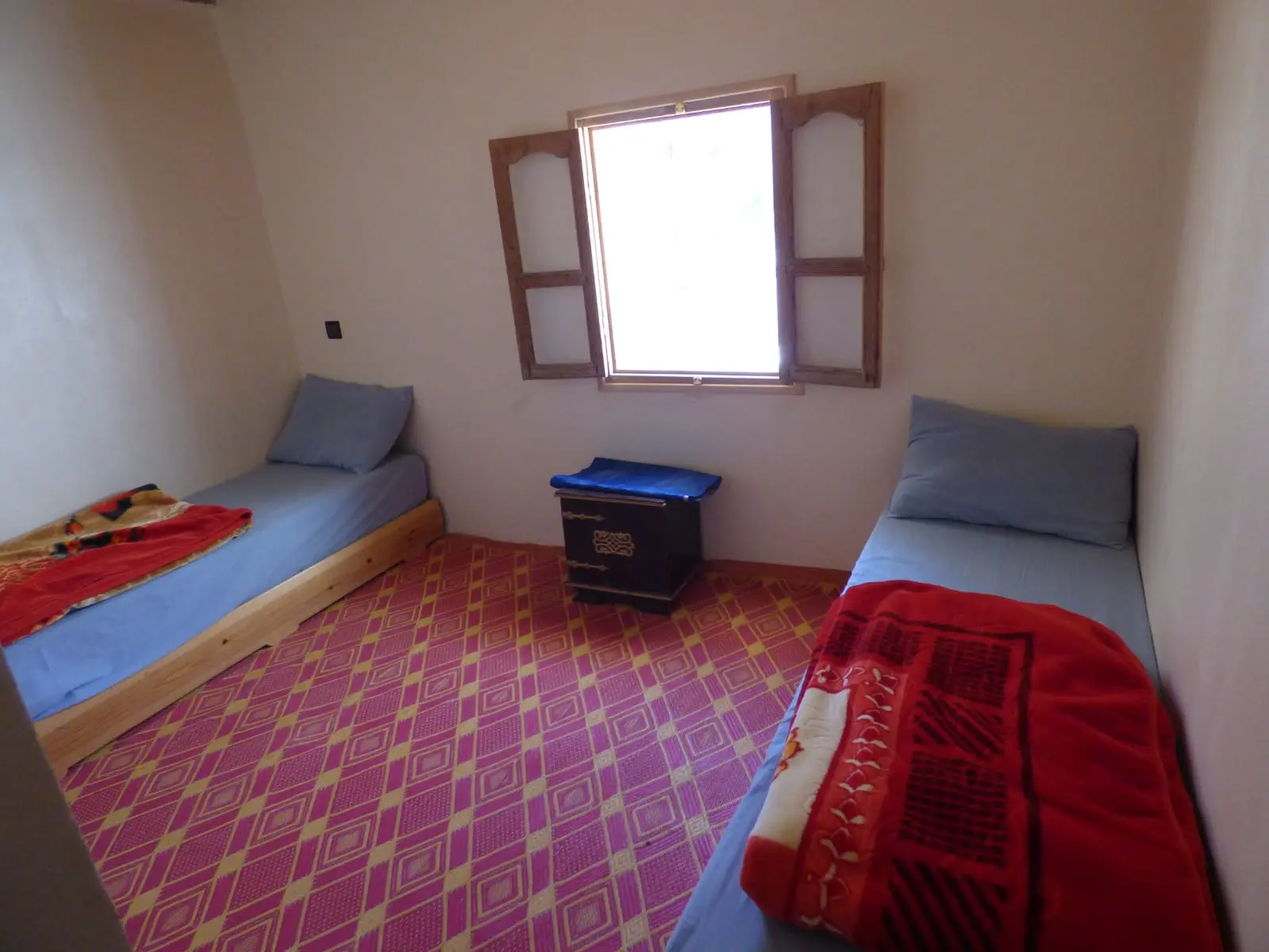 taghia Single Room